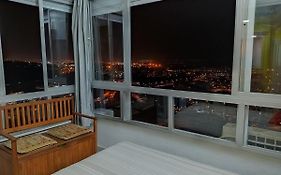 Apartamento En La Torre, La Colina